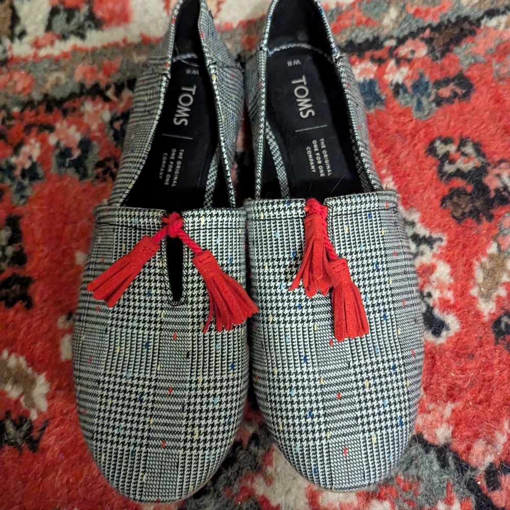 TOMS Women's Black and Red Plaid Loafers